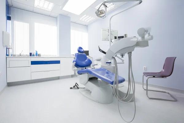 Compare the Best dental implants near me Clinics