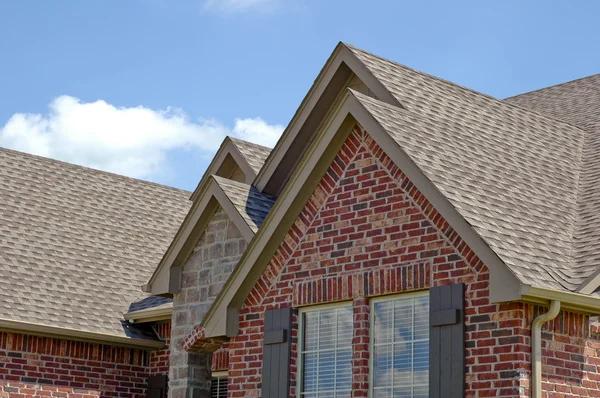 Roofer Near Me for Fast and Professional Roofing Help